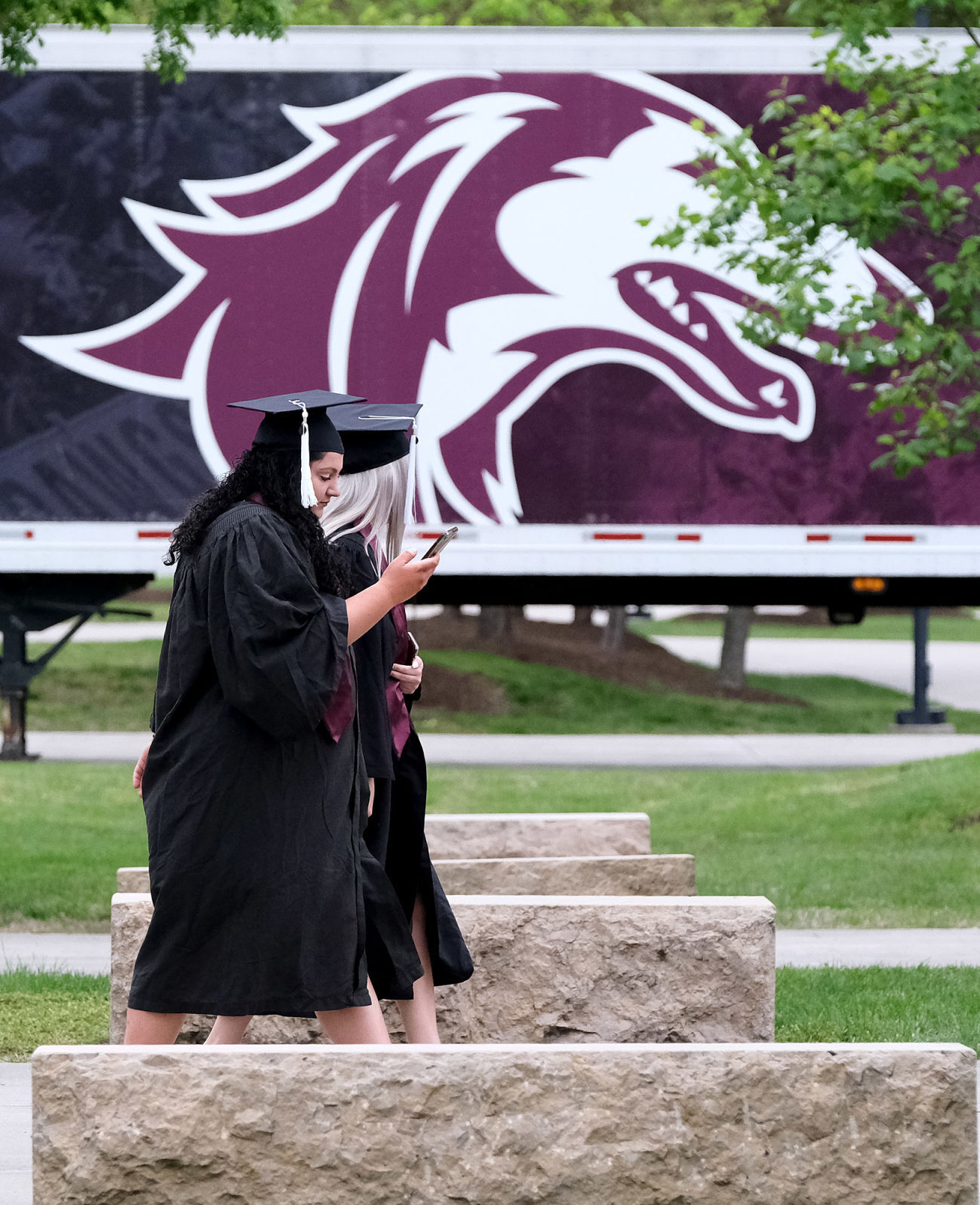 050921-nws-siu-graduation-05.jpg